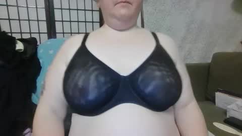 Winnie online show from March 21, 5:12 am