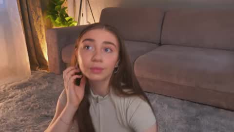 Lillian online show from April 9, 3:17 am