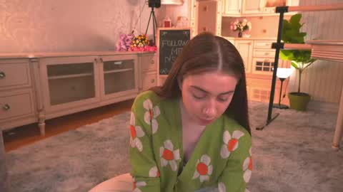 Lillian online show from April 14, 3:23 am