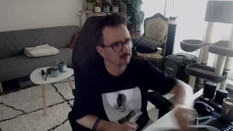 cream36 online show from October 1, 9:15 am