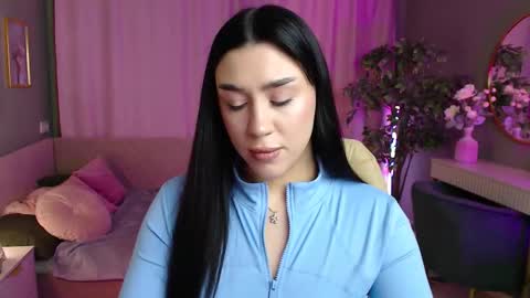 Lola online show from March 12, 8:20 am