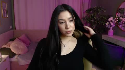 Lola online show from March 13, 7:48 am