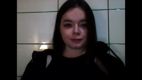 Snapshot of winter__white_rose chatting on February 24, 3:53 pm Emma online show from February 24, 3:53 pm