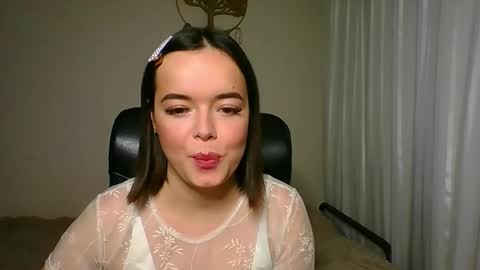 Snapshot of winter__white_rose chatting on September 25, 4:00 pm Emma online show from September 25, 4:00 pm