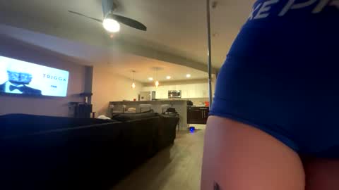 Snapshot of winterraynee chatting on October 30, 1:07 am Winter rayne online show from October 30, 1:07 am