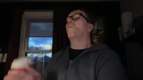 Snapshot of wintyr chatting on November 22, 10:09 pm wintyr online show from November 22, 10:09 pm