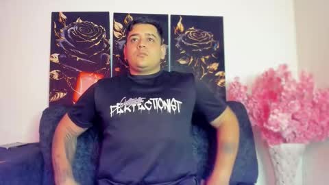 Snapshot of winy_hot chatting on February 17, 12:07 am winy_hot online show from February 17, 12:07 am