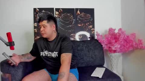 Snapshot of winy_hot chatting on February 21, 12:55 am winy_hot online show from February 21, 12:55 am