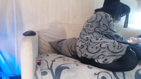 Snapshot of witchbitchmommy chatting on February 8, 3:53 pm witchbitchmommy online show from February 8, 3:53 pm