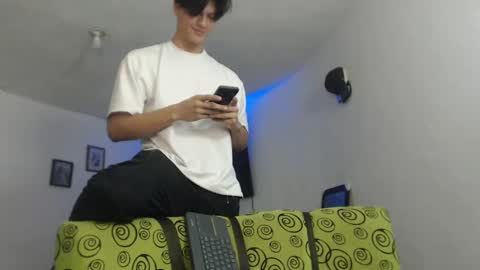 Snapshot of with_ken chatting on January 31, 1:23 pm Ken online show from January 31, 1:23 pm