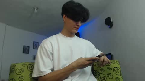 Snapshot of with_ken chatting on January 31, 4:27 pm Ken online show from January 31, 4:27 pm