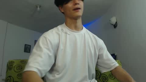 Snapshot of with_ken chatting on February 11, 1:31 am Ken online show from February 11, 1:31 am