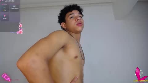 Snapshot of withoutlimitanal chatting on September 14, 2:33 am SEXY VALEN online show from September 14, 2:33 am