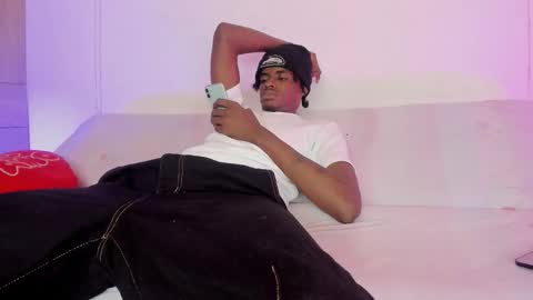 Snapshot of wizycandy_1 chatting on November 8, 11:36 pm Wiz and Candy online show from November 8, 11:36 pm