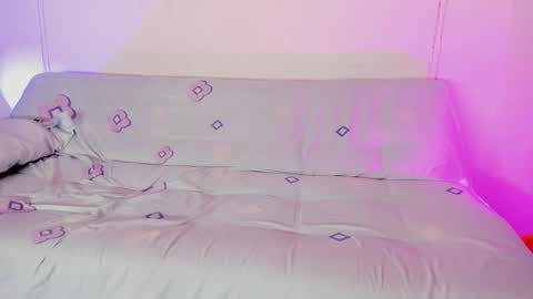 Snapshot of wizycandy_1 chatting on November 13, 10:30 pm Wiz and Candy online show from November 13, 10:30 pm