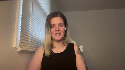 Snapshot of wldntulik2no chatting on December 31, 7:18 pm Moth online show from December 31, 7:18 pm