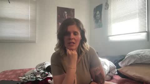 Snapshot of wldntulik2no chatting on February 7, 5:18 pm Moth online show from February 7, 5:18 pm