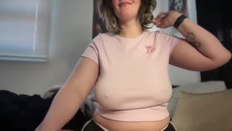 Snapshot of wldntulik2no chatting on March 11, 5:35 pm Moth online show from March 11, 5:35 pm