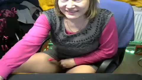 wleslymosw online show from December 18, 7:41 pm