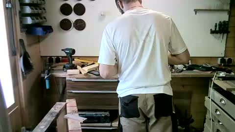 Snapshot of wolf021221 chatting on September 15, 11:21 am wolf021221 online show from September 15, 11:21 am