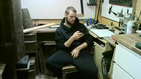 Snapshot of wolf021221 chatting on October 24, 6:04 pm wolf021221 online show from October 24, 6:04 pm