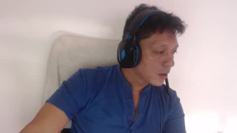 Snapshot of wolf_2765 chatting on October 13, 8:53 pm Wolf online show from October 13, 8:53 pm