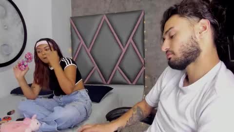 Nicolas Y Laura online show from March 23, 11:47 am