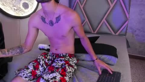 Nicolas Y Laura online show from April 1, 1:41 pm