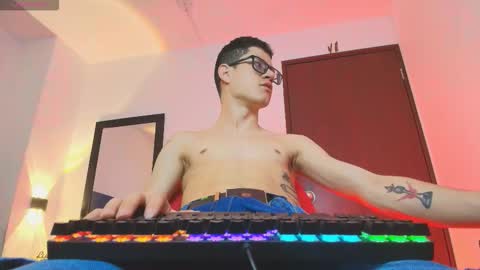  W O L F  online show from February 4, 11:38 am