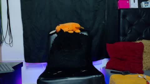 Snapshot of womandirty12 chatting on June 25, 12:10 am katty dirty online show from June 25, 12:10 am