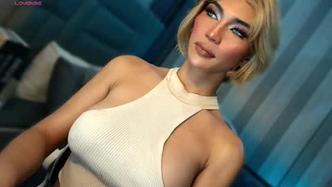 Julia online show from February 8, 2:48 am