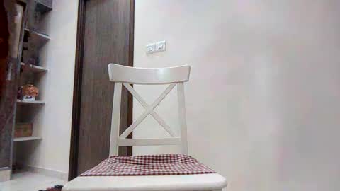 womb_raider_1 online show from December 13, 7:10 pm