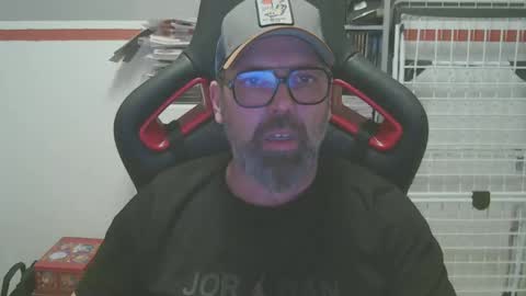 Snapshot of womenizzeer chatting on February 5, 5:09 pm Adam online show from February 5, 5:09 pm