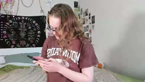 wonderconnie online show from November 16, 8:31 am