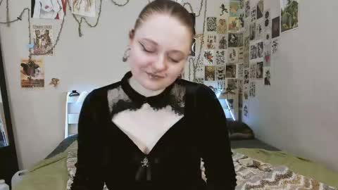Snapshot of wonderconnie chatting on May 28, 1:30 pm wonderconnie online show from May 28, 1:30 pm