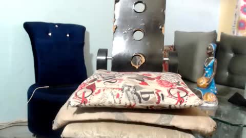 SHENIEL RODRIGUEZ online show from December 11, 7:57 pm