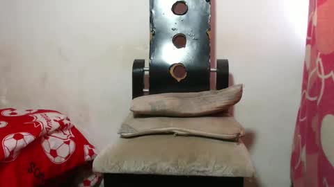 SHENIEL RODRIGUEZ online show from February 15, 7:39 pm