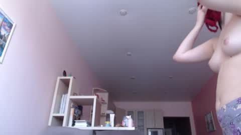 Snapshot of woodland_peony chatting on February 13, 6:09 am Woodland Peony online show from February 13, 6:09 am