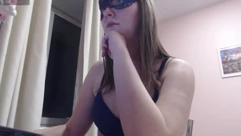 Snapshot of woodland_peony chatting on February 25, 3:21 pm Woodland Peony online show from February 25, 3:21 pm