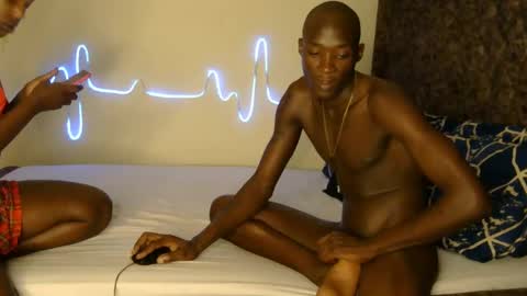 Snapshot of woody_n_buzz chatting on February 20, 3:01 am Woody and Buzz online show from February 20, 3:01 am