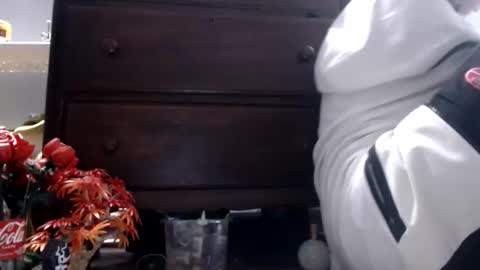 woofwolfxix online show from October 29, 11:39 pm