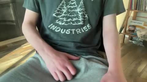 wormburm online show from April 15, 12:23 pm