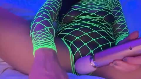 cum4me online show from March 29, 9:31 am