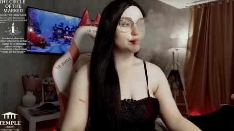 Snapshot of wounded_goddess chatting on October 5, 6:01 am Goddess Sophy online show from October 5, 6:01 am