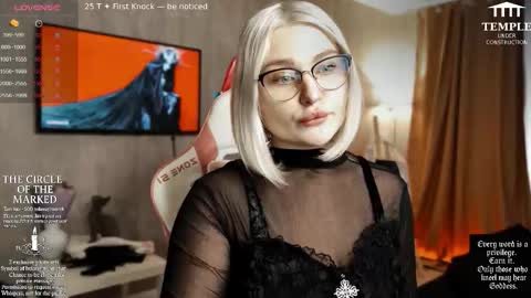 Snapshot of wounded_goddess chatting on October 14, 7:42 am Goddess Sophy online show from October 14, 7:42 am