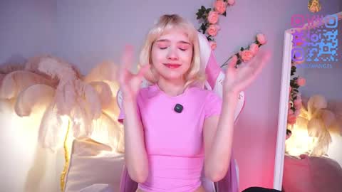 wow_angel online show from May 26, 8:32 am