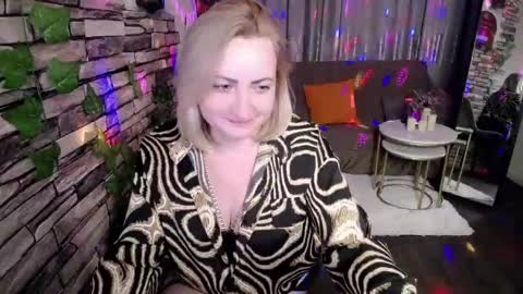 wow_co online show from December 6, 10:52 pm