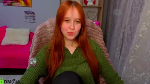 wow_emma_ online show from April 17, 7:17 pm