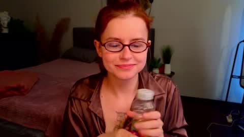 Rebecy online show from September 9, 1:43 pm