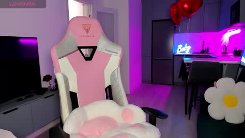 Emi online show from February 17, 4:09 am